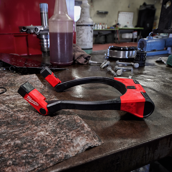 MILWAUKEE USB RECHARGEABLE NECK LIGHT KIT REDLITHIUM - L4NL400301